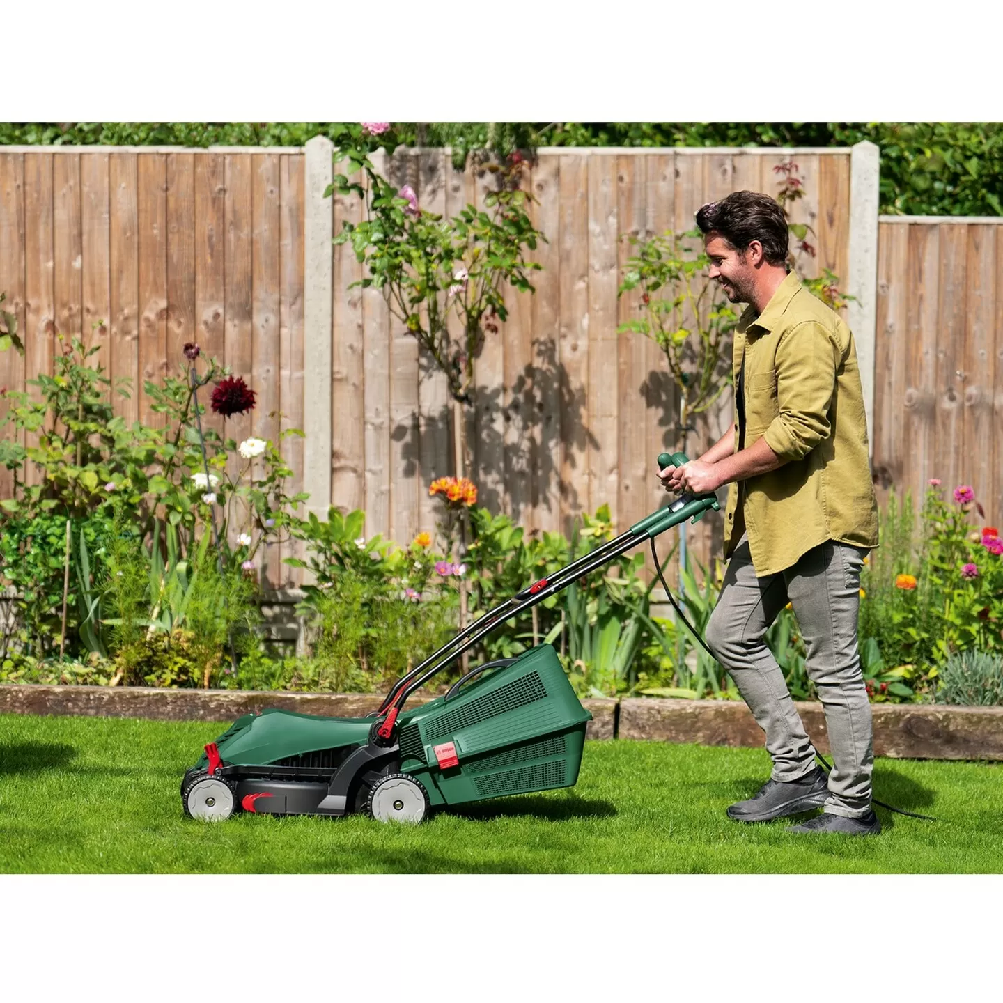 Bosch Universal Rotak 37-555 Çim Biçme Makinesi