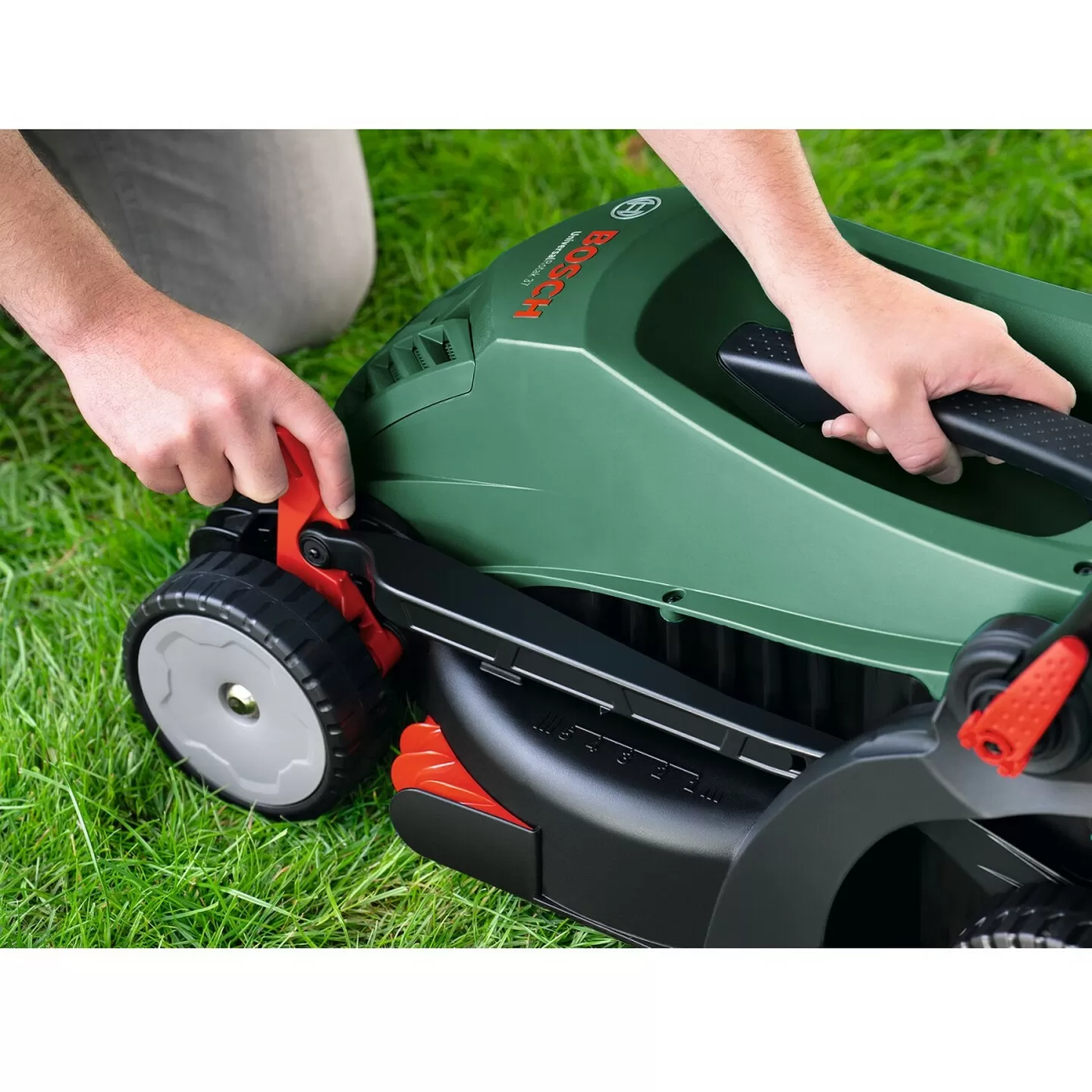 Bosch Universal Rotak 37-555 Çim Biçme Makinesi - Thumbnail
