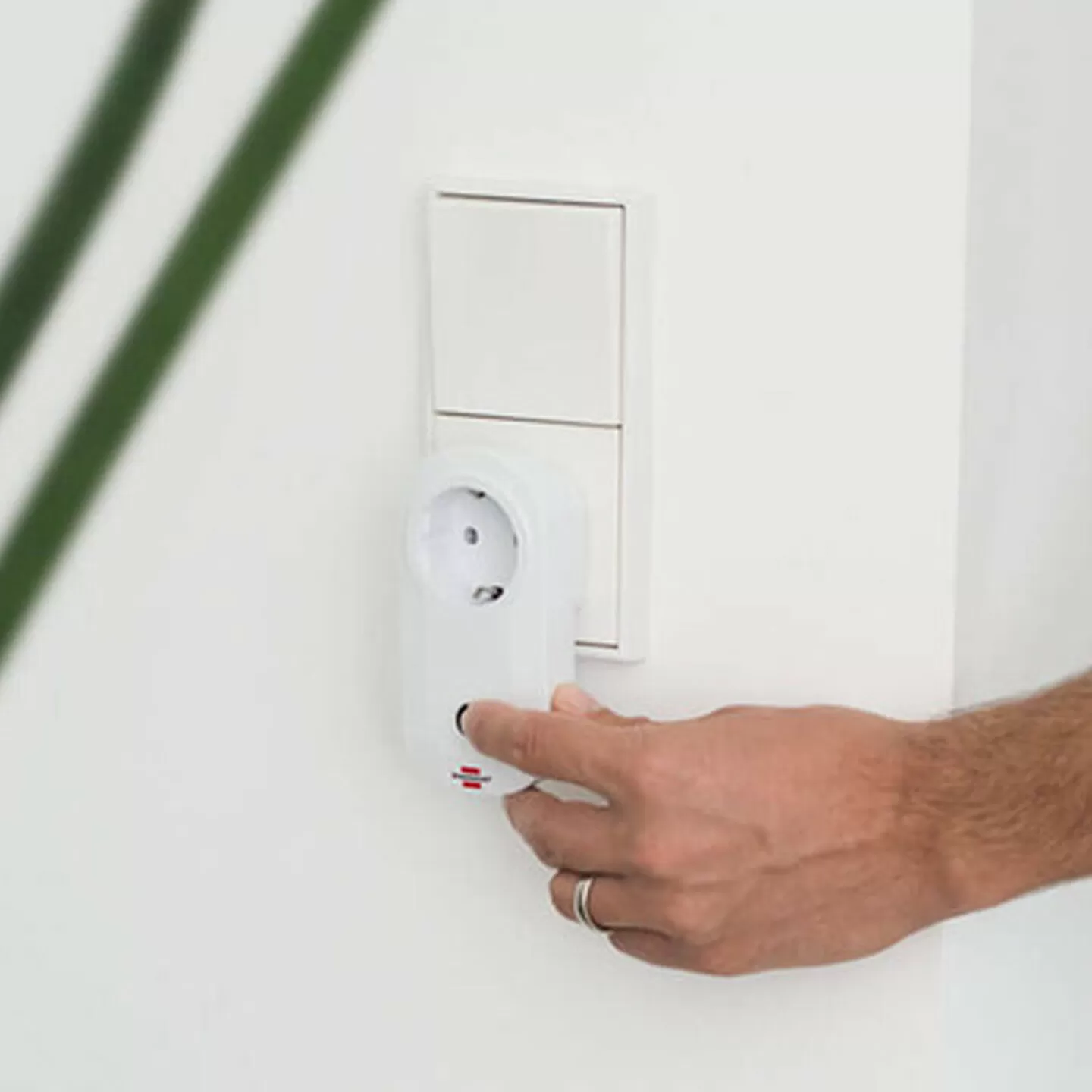 Brennenstuhl RCS1000 Comfort 3'lü Uzaktan Kumandalı Priz Set - Thumbnail